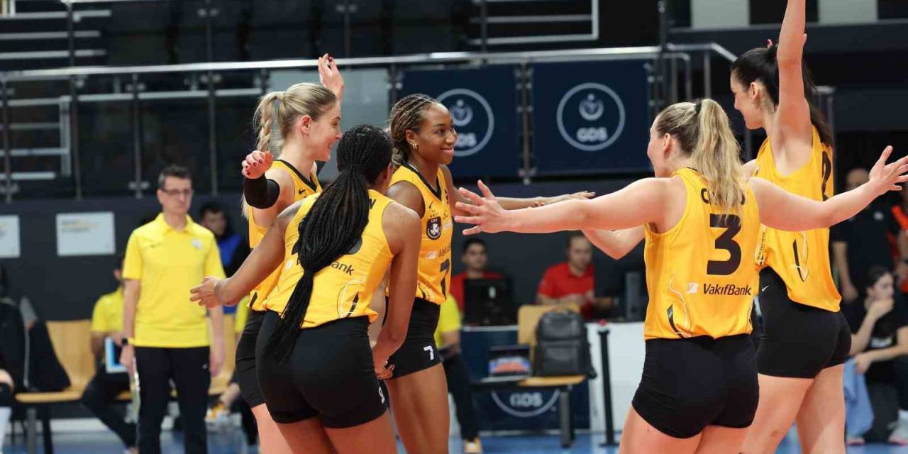 Cev Şampiyonlar Ligi: V. Bank: 3 - Jedinstvo Stara Pazova: 1