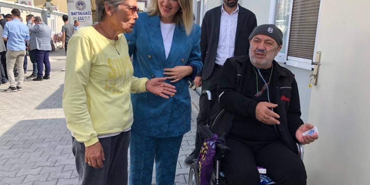 Malatya’da Depremzedelere Destek Sürüyor