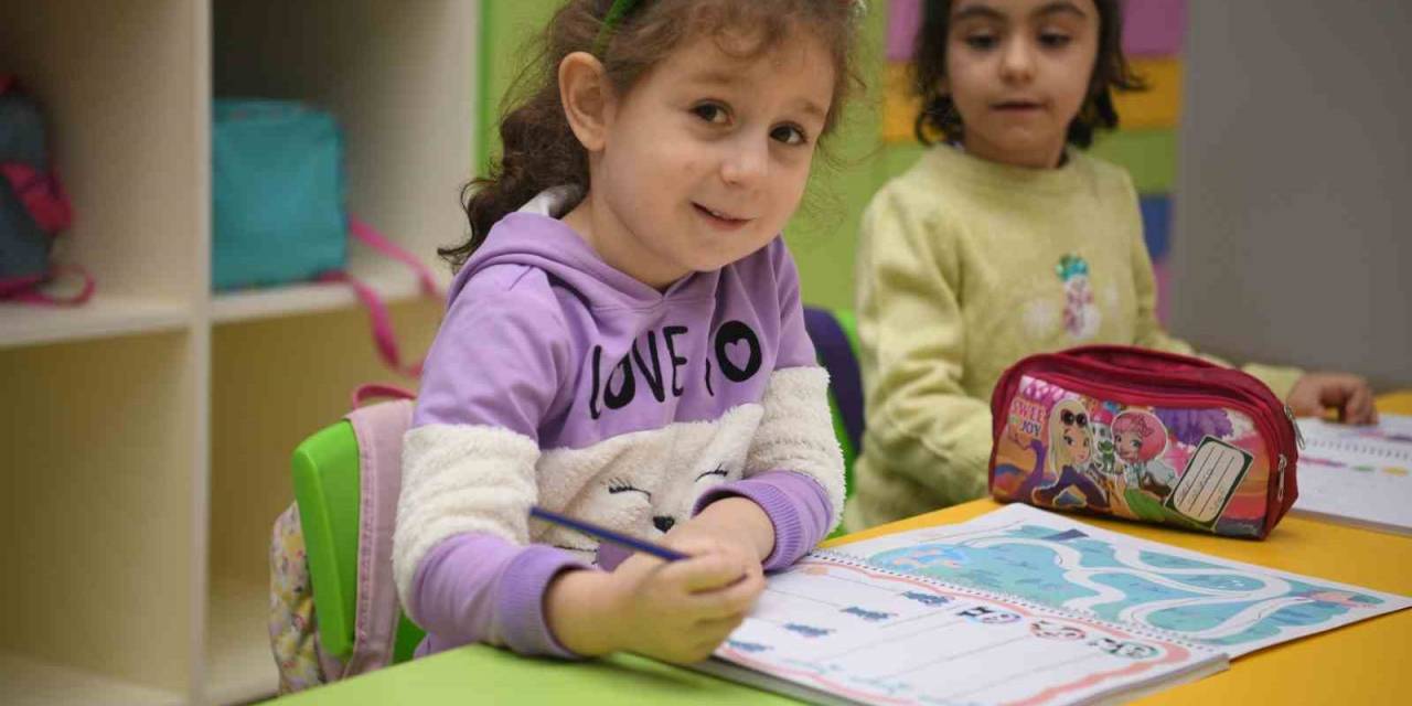 Hem Yetişkinlerin Hem Miniklerin Gözde Mekanı: "Şekerpınar Bilgi Evi"