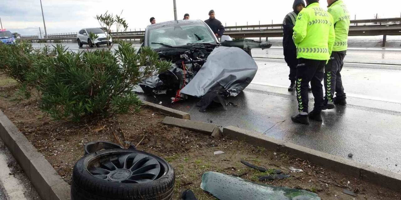 Manavgat-alanya Karayolunda Feci Kaza Ucuz Atlatıldı: 3 Yaralı