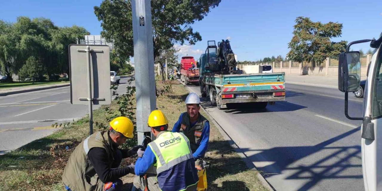 19 Bin 209 Kilometre Alçak Gerilim Ve Orta Gerilim Hattının Bakımını Yapıldı