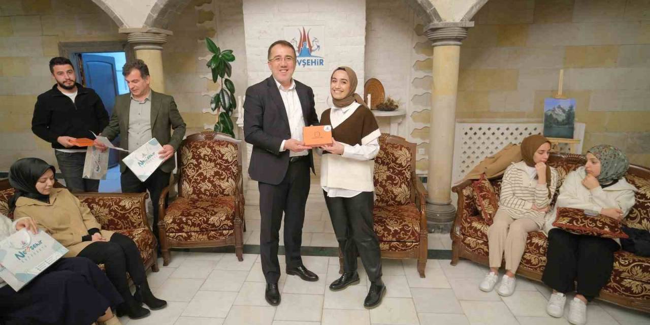 Başkan Savran Genç Gönüllüler İle Buluştu