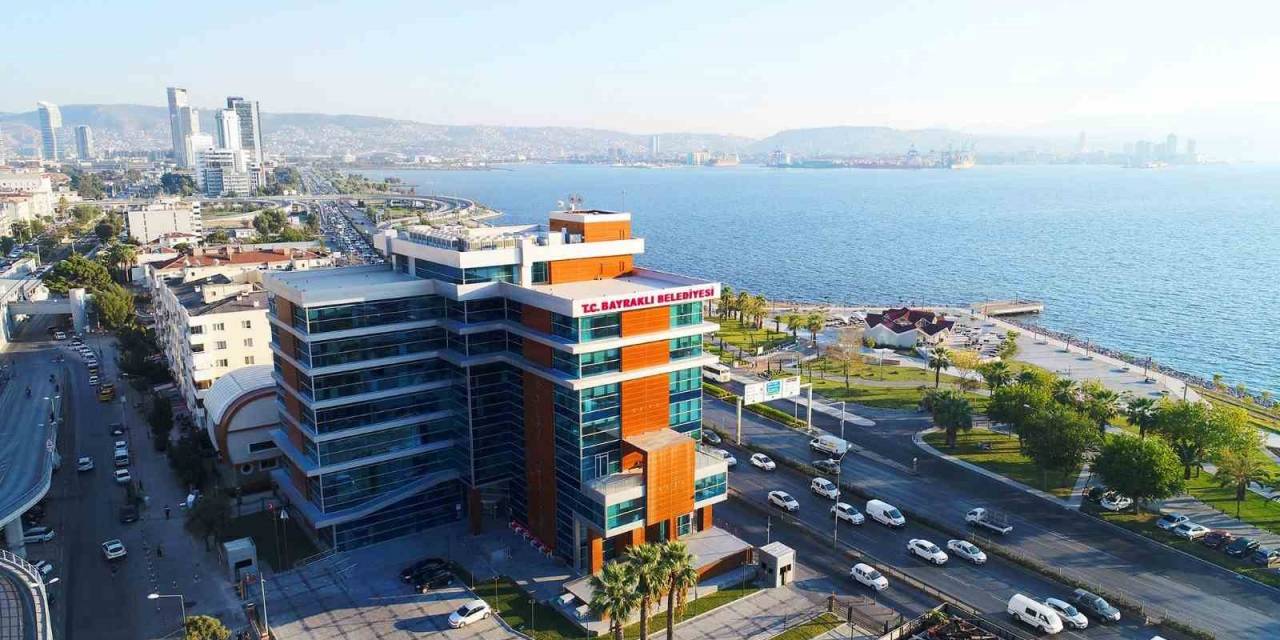 Bayraklı’dan Bin Öğrenciye Beslenme Desteği