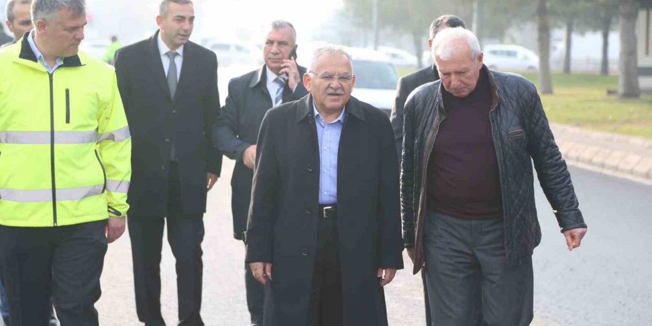 Binlerce Aracın Geçtiği Erkilet Bulvarının Asfaltı Yenileniyor