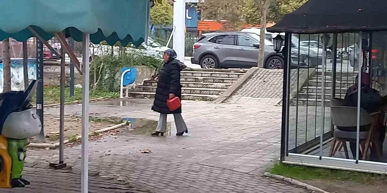 İntihar Girişimindeki Kadını Polis Ekipleri Kurtardı