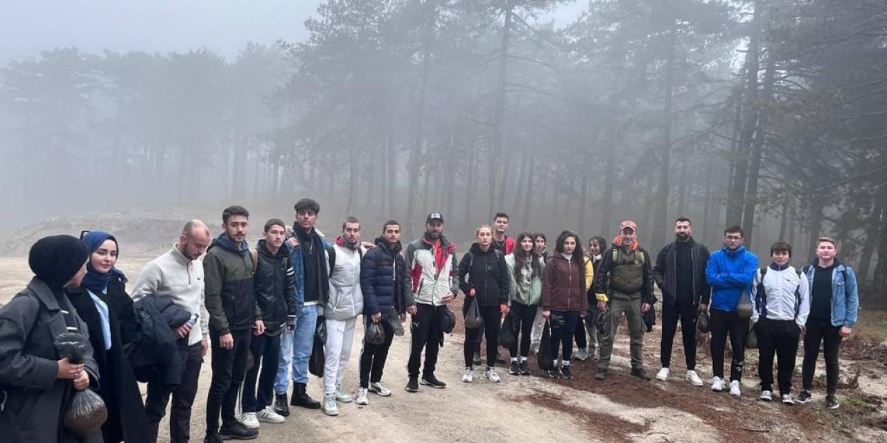 Kazdağları’ndaki Yaban Hayvanlarına Yem Bıraktılar