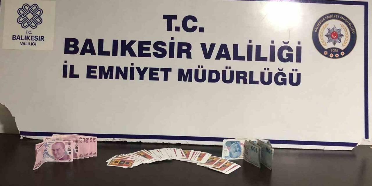 Edremit’te Yazlıkta Hırsızlık İhbarına Giden Polis, Mültecileri Yakaladı