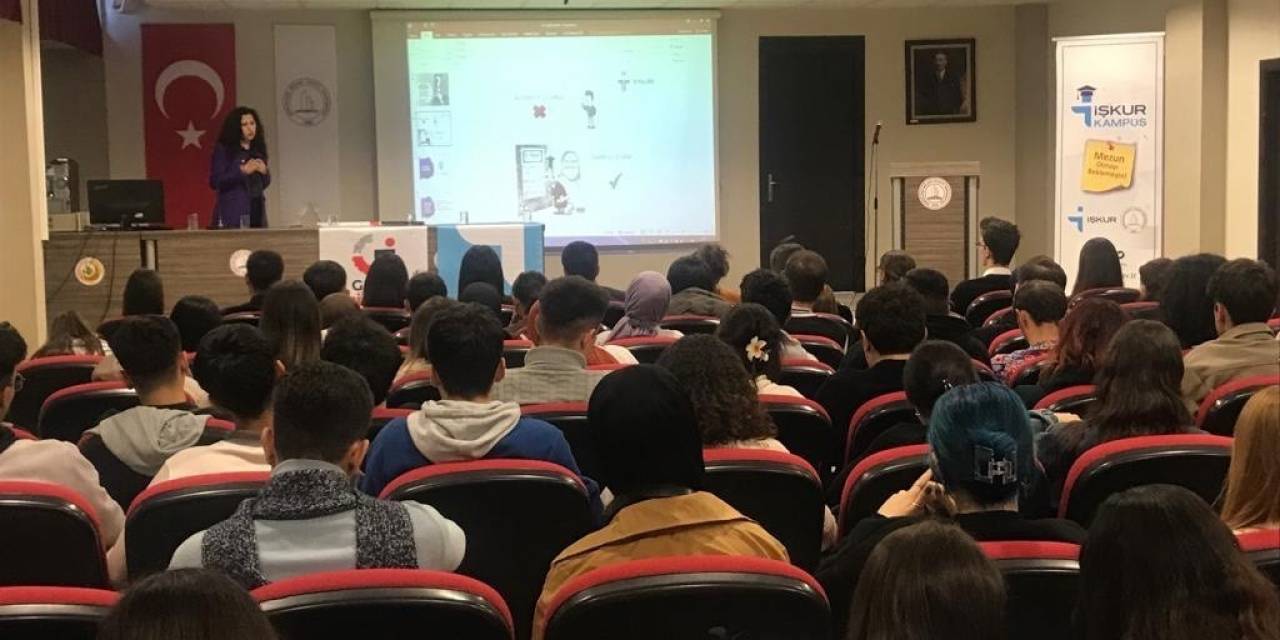 Üniversitelilere Özgeçmiş Ve Mülakat Teknikleri Eğitimi