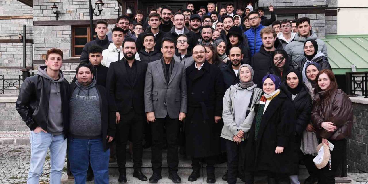 Başkan Dündar, Uludağ’ın Zirvesinde Gençlerle Buluştu