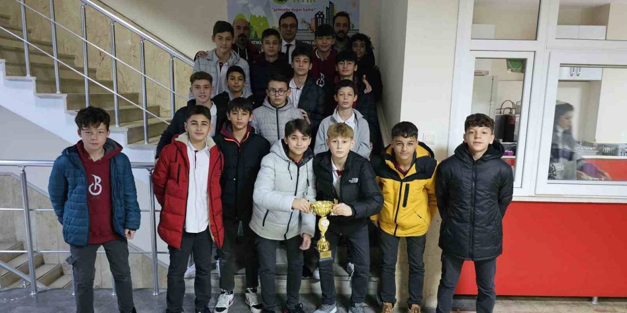 Bandırma’da Okul Sporlarında Balıkesir 1’incisi Oldular