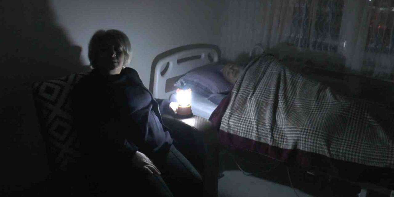 Kocaeli’de 140 Daireli Sitede Elektrik Çilesi: Soğuk Havada Karanlığa Mahkum Oldular