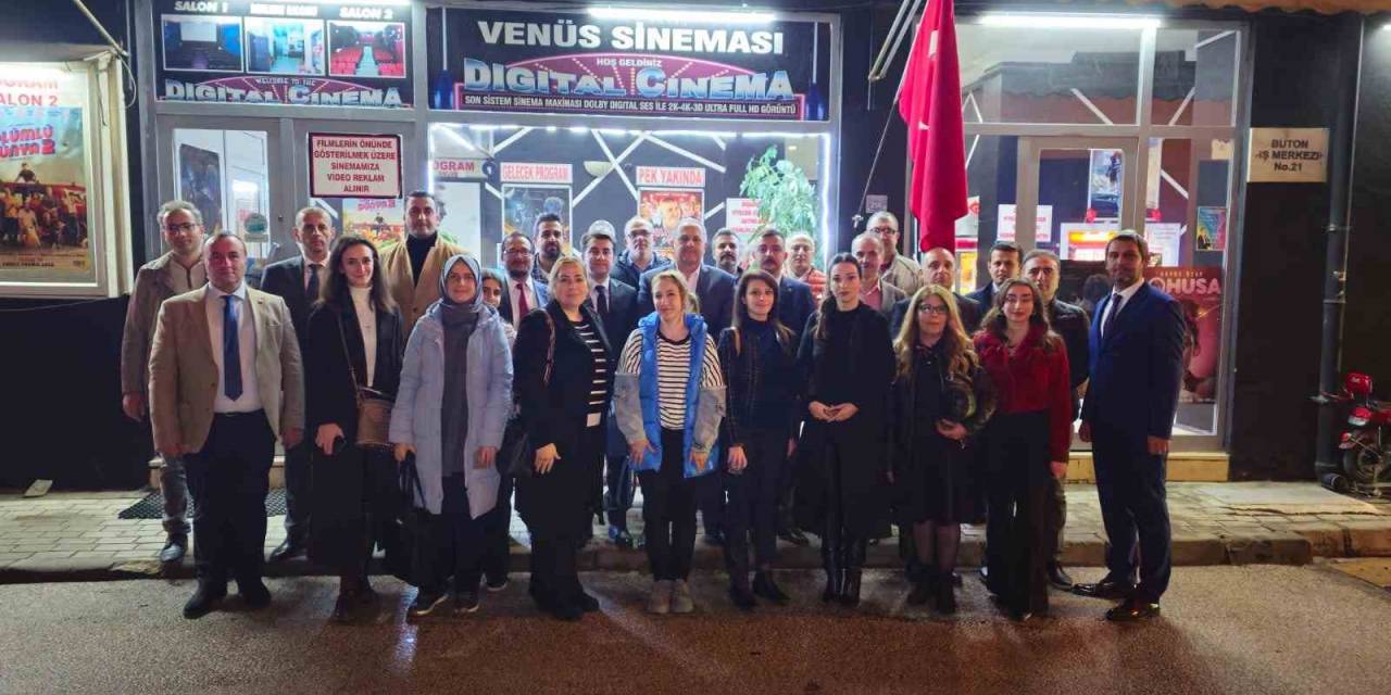 Gemlik’te Şehit Öğretmen Şenay Aybüke Yalçın’ın Hayatı Beyaz Perdeye Yansıtıldı