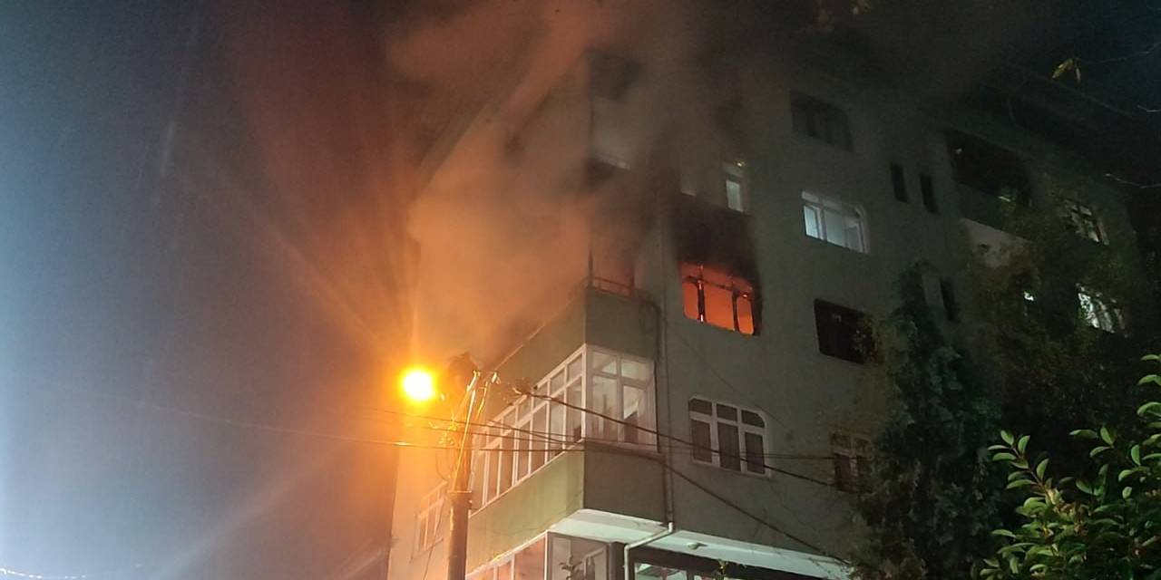 Elektrikli Isıtıcı Devrildi, Ev Alevlere Teslim Oldu