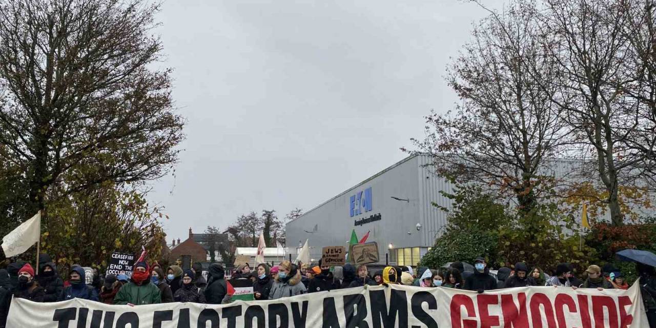 İngiltere Ve İskoçya’da Filistin Destekçilerinden F-35 Parçaları Üreten Firmaların Önünde Protesto