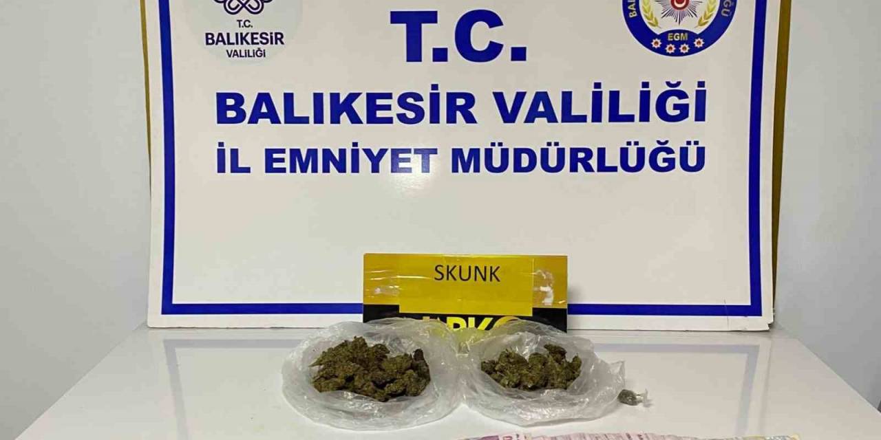 Uyuşturucu Maddeyi Otomobilin Havalandırmasına Sakladılar