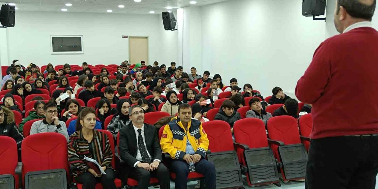 Bingöl’de Öğretmen Ve Öğrencilere İlk Yardım Semineri