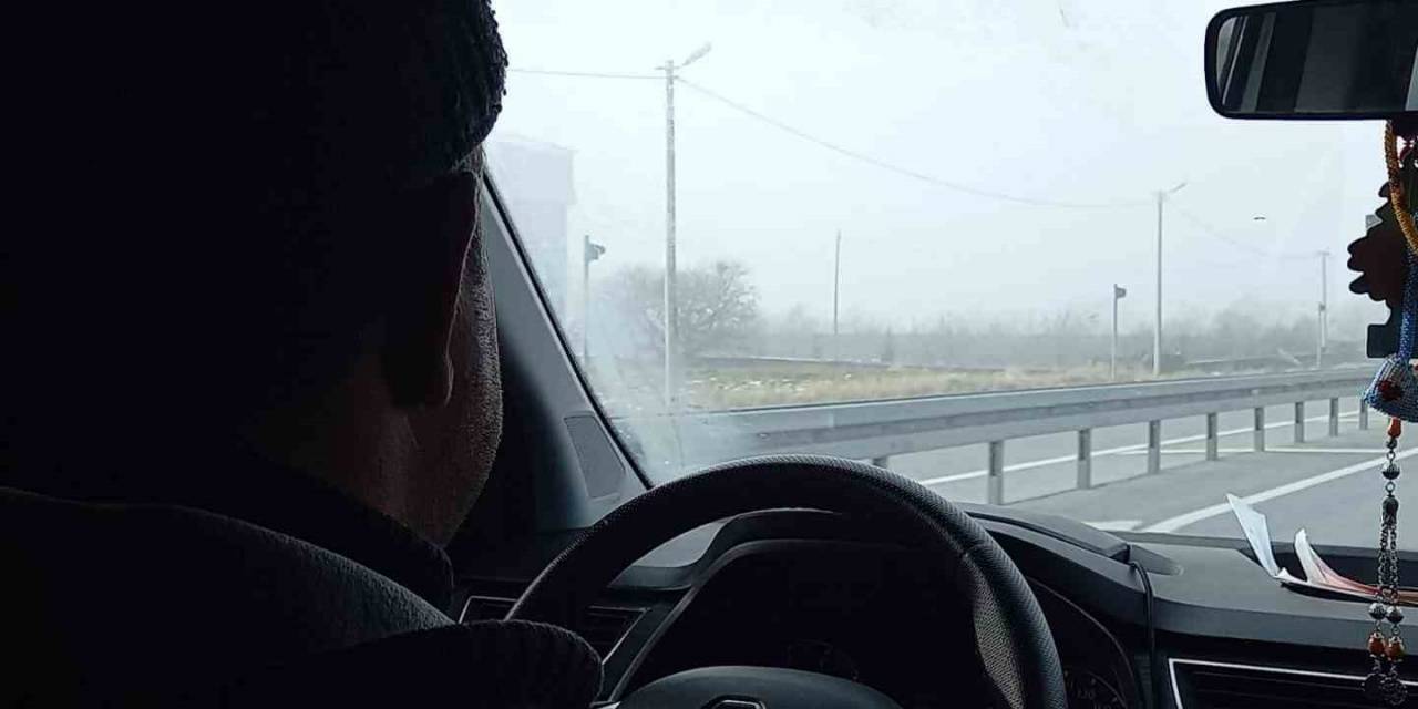 Bitlis’te Yoğun Sis Nedeniyle Sürücüler Zor Anlar Yaşadı