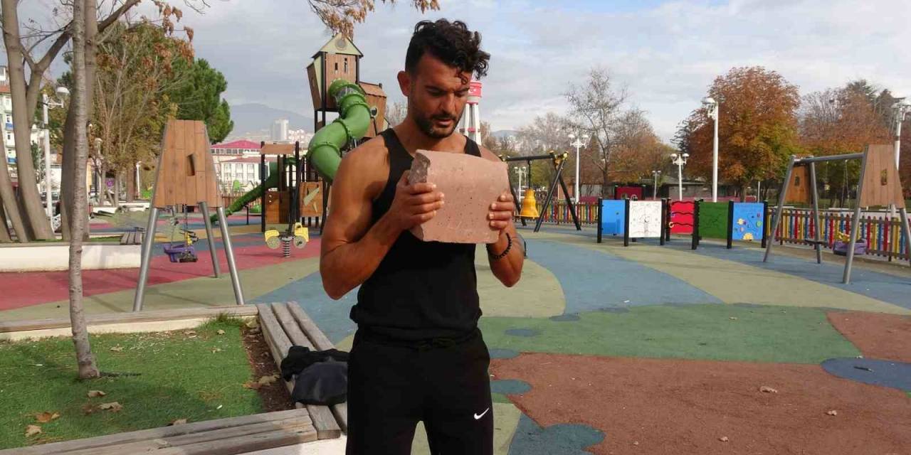 Tokatlı Vatandaşın Spor Aşkı Sınır Tanımıyor, Dambıl Yerine Taş Kullanıyor