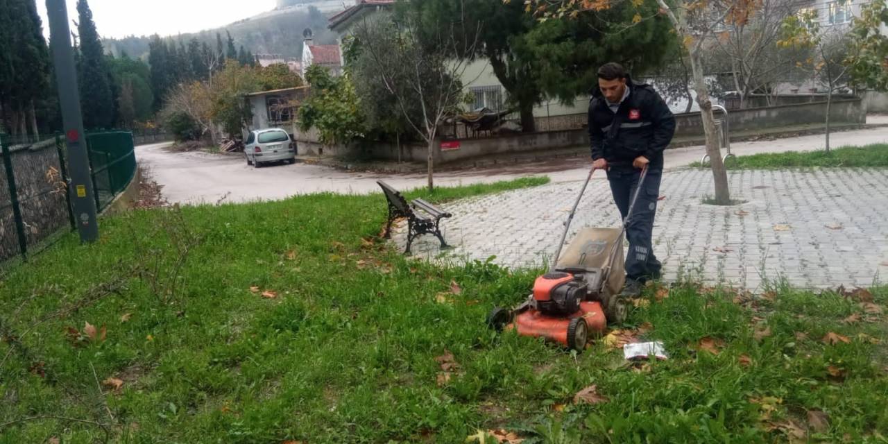 Karesi Belediyesi’nden Milyonlarca Metrekarede Ot Temizliği