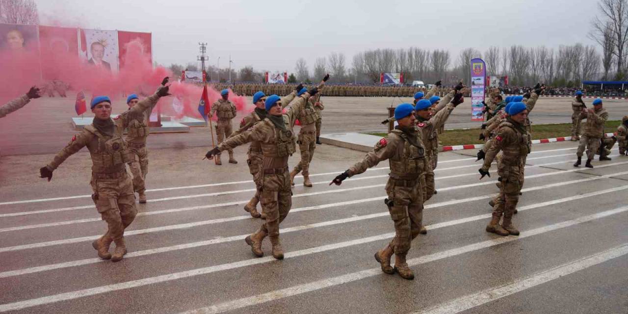 Komandolar, Zeybek Oynayarak Mezun Oldu