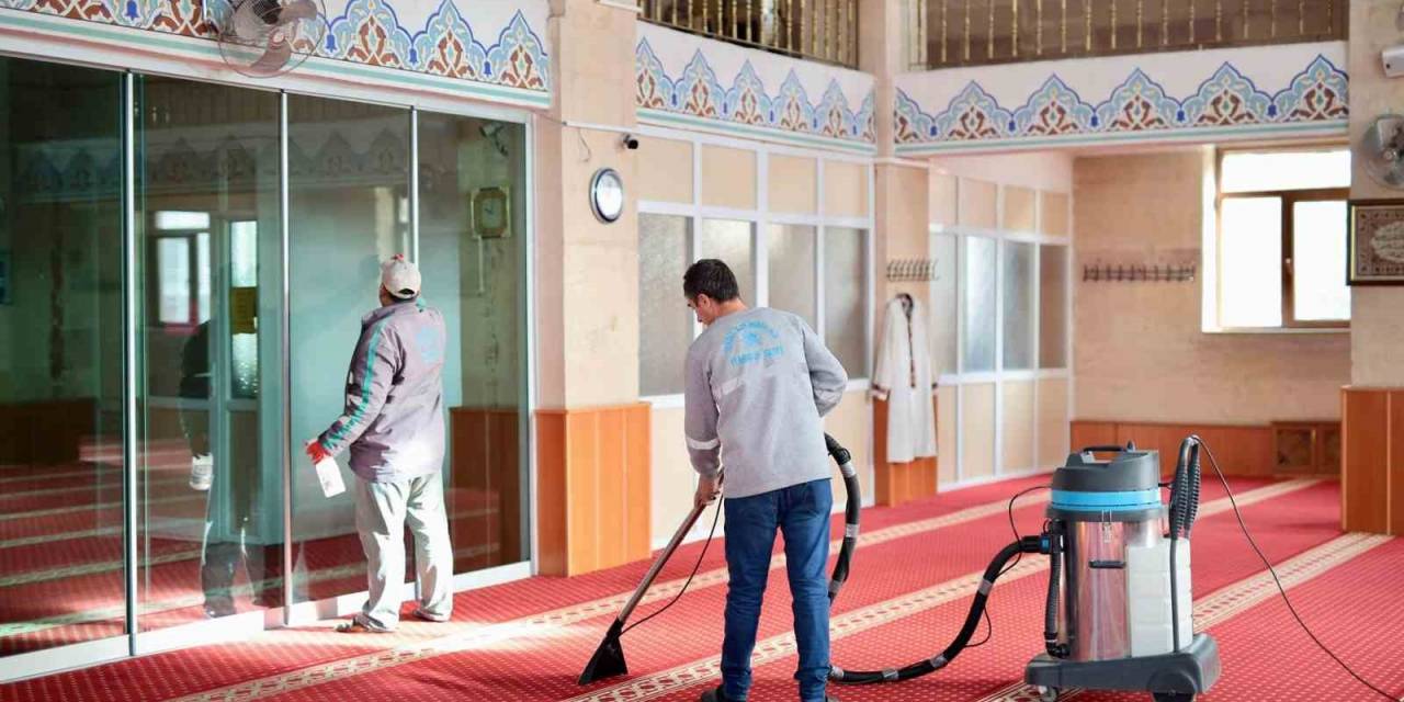 Başkan Dinçer: “Tüm Camilerimizin Temizliğini Üstlendik”