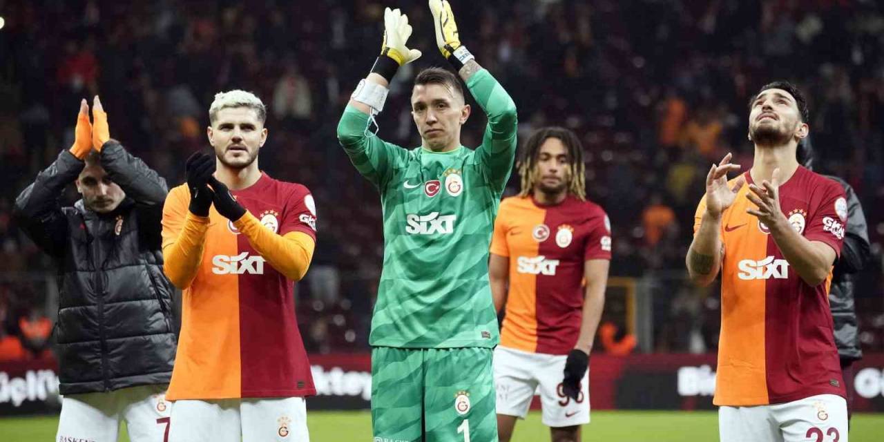 Fernando Muslera Cezalı Duruma Düştü