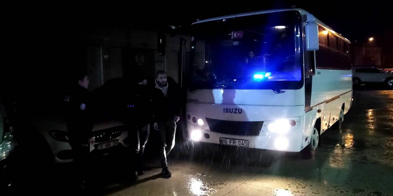 Bursa’da Bir Dairede Yaşayan 17 Kaçak Göçmen Yakalandı