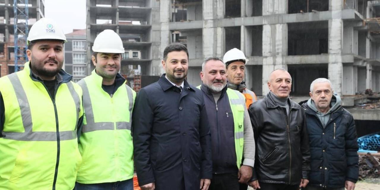 Kağıthane Belediye Başkanı Öztekin, Kentsel Dönüşüm Projesindeki Hizmet Sitesi’ni Gezdi