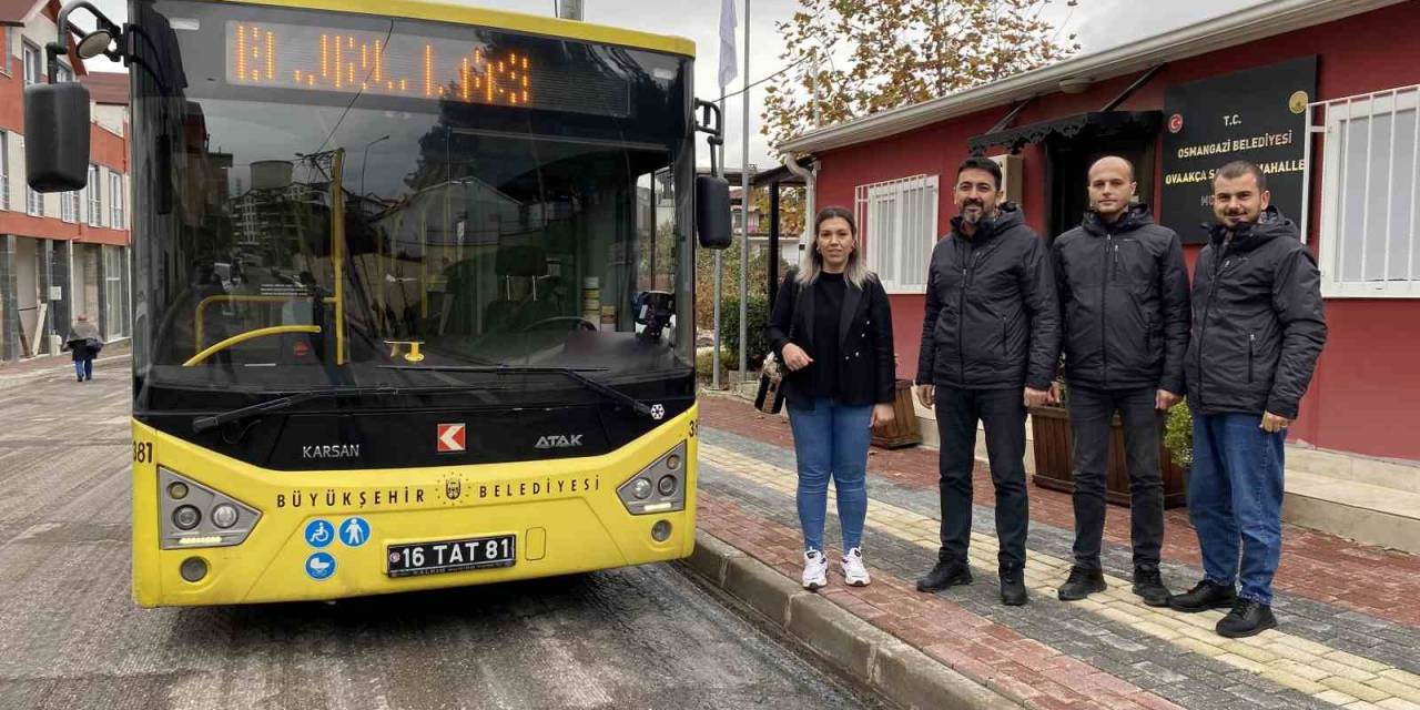 Mahalleye 5 Yıl Sonra Gelen Otobüsü Böyle Karşıladılar