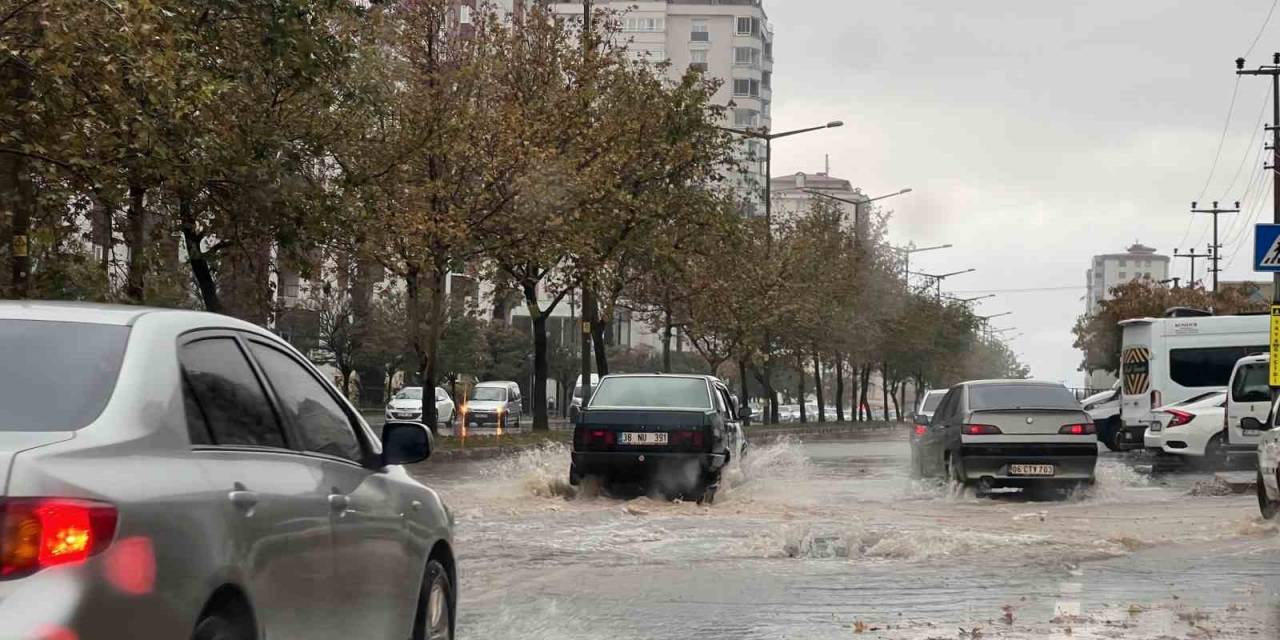 Kahramanmaraş’ta Şiddetli Yağış Su Taşkınlarına Neden Oldu