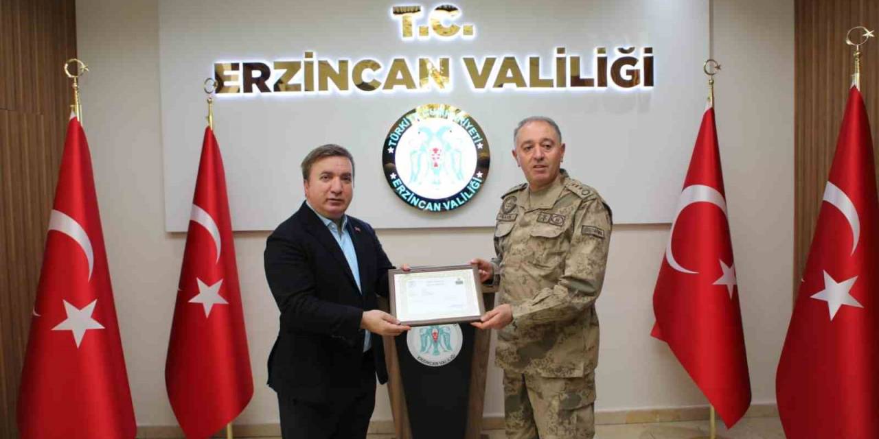 Teröristleri Etkisiz Hale Getiren Jandarma Komutanlarına ’başarı Belgesi’ Verildi