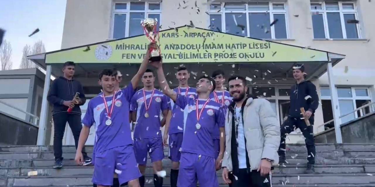 Kafkas Projesine Arpaçaylı Öğrencilerden Destek