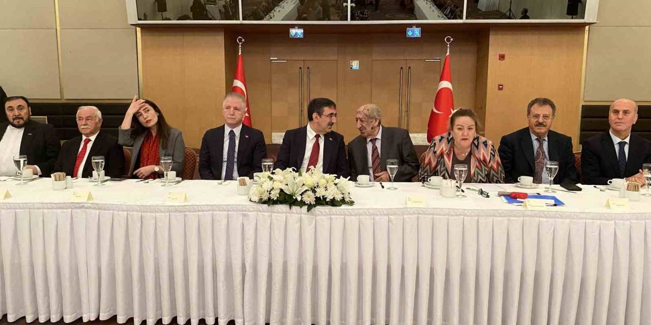 Cumhurbaşkanı Yardımcısı Cevdet Yılmaz Alevi-bektaşi Temsilcileriyle Bir Araya Geldi