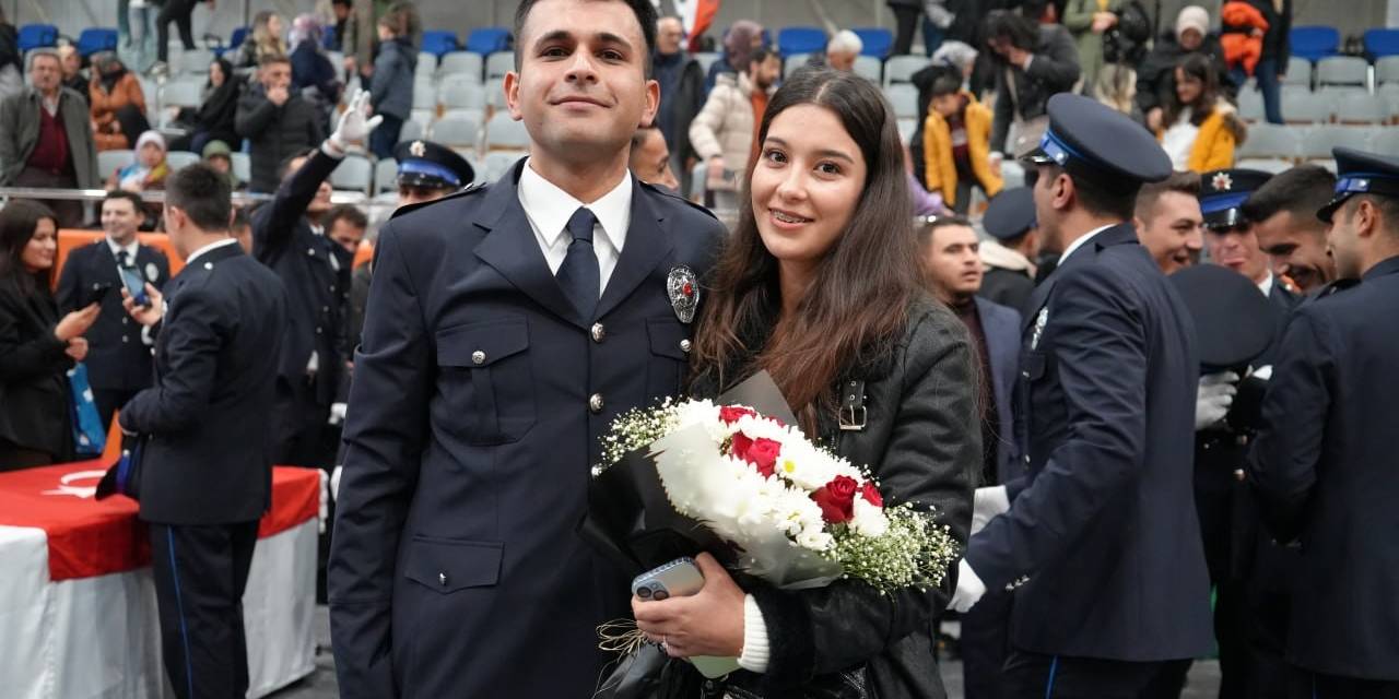 461 Polisin Mezun Olduğu Mezuniyette Evlilik Teklifleri Peş Peşe Geldi