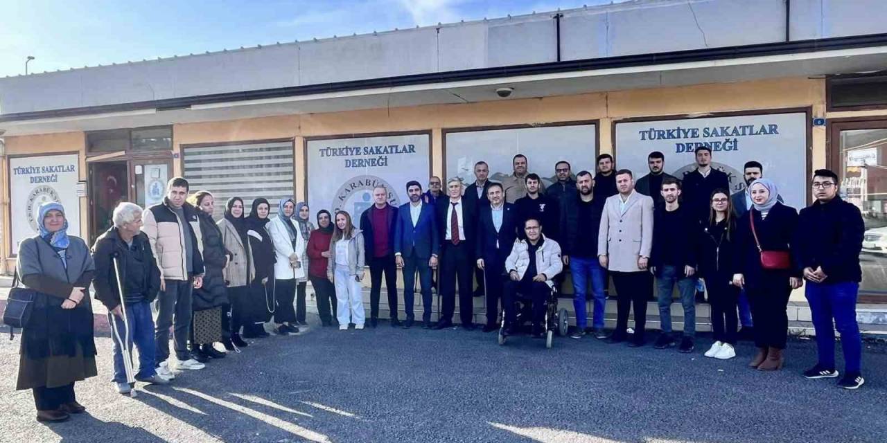 Ak Parti’den Engelliler İçin Tekerlekli Sandalye