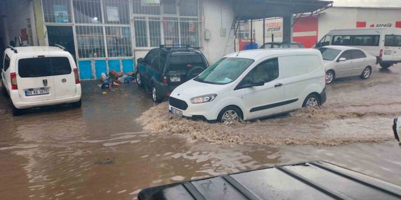 Osmaniye’de Yağmur Sonrası Düziçi Küçük Sanayi Sitesi Göle Döndü