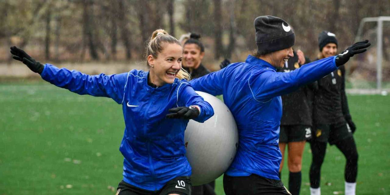 Ankara Büyükşehir Belediyesi Fomget Spor Kulübü’nde Futbolculardan Taraftarlara Çağrı