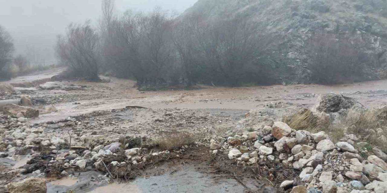 Doğanşehir’de Yağmur Suları Sel Getirdi