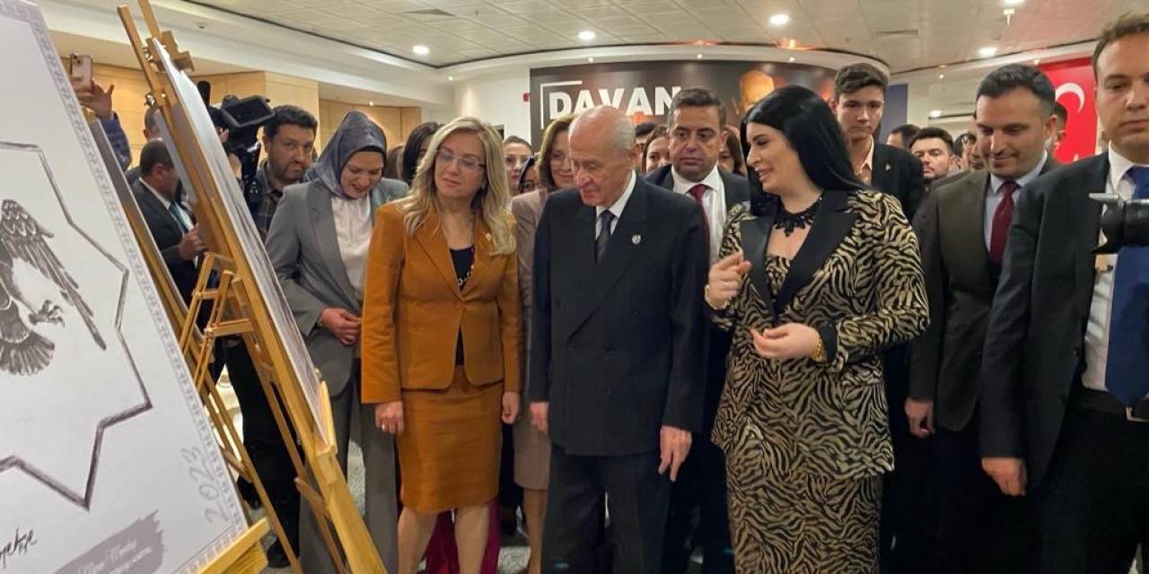 Mhp Lideri Bahçeli, “Yeni Yüzyılın Kara Kalem Sergisi”ne Katıldı