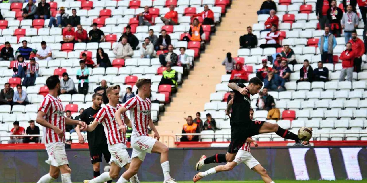 Trendyol Süper Lig: Antalyaspor: 2 - Fatih Karagümrük: 1 (Maç Sonucu)