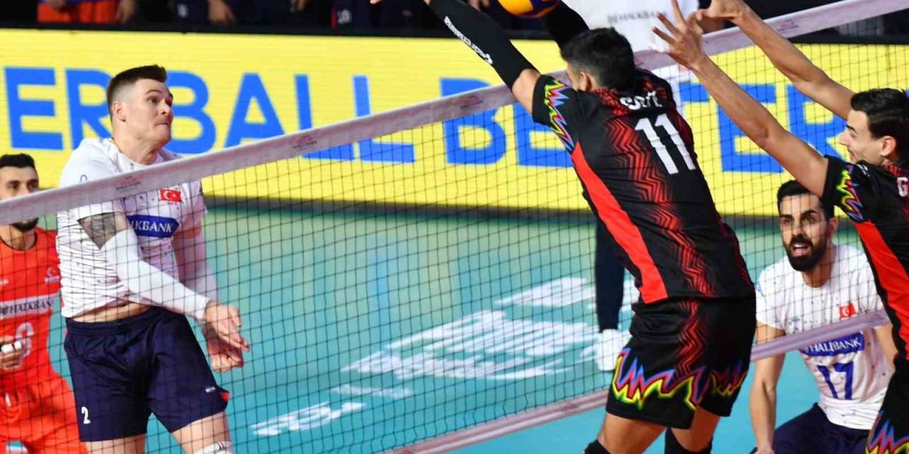 2023 Dünya Voleybol Kulüpler Şampiyonası: Sir Susa Vım Perugia: 3 - Halkbank: 0