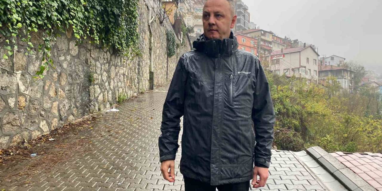 Alan, Hastane Yolundaki Heyelanı İnceledi