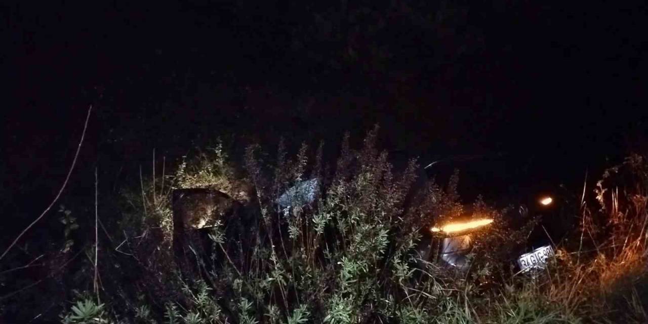 Tuzla’da Kontrolden Çıkan Araç Şarampole Uçtu: 1 Yaralı