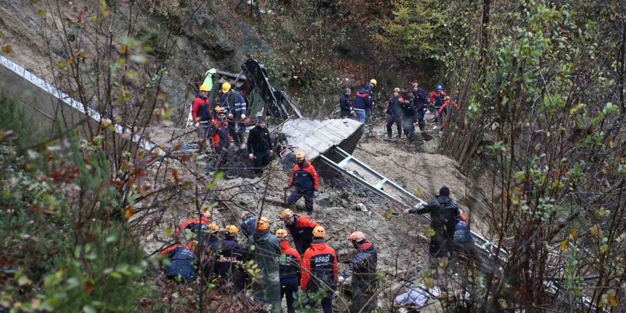 Zonguldak’ta Göçük Altındaki 2 Kişiden Birinin Cenazesine Ulaşıldı