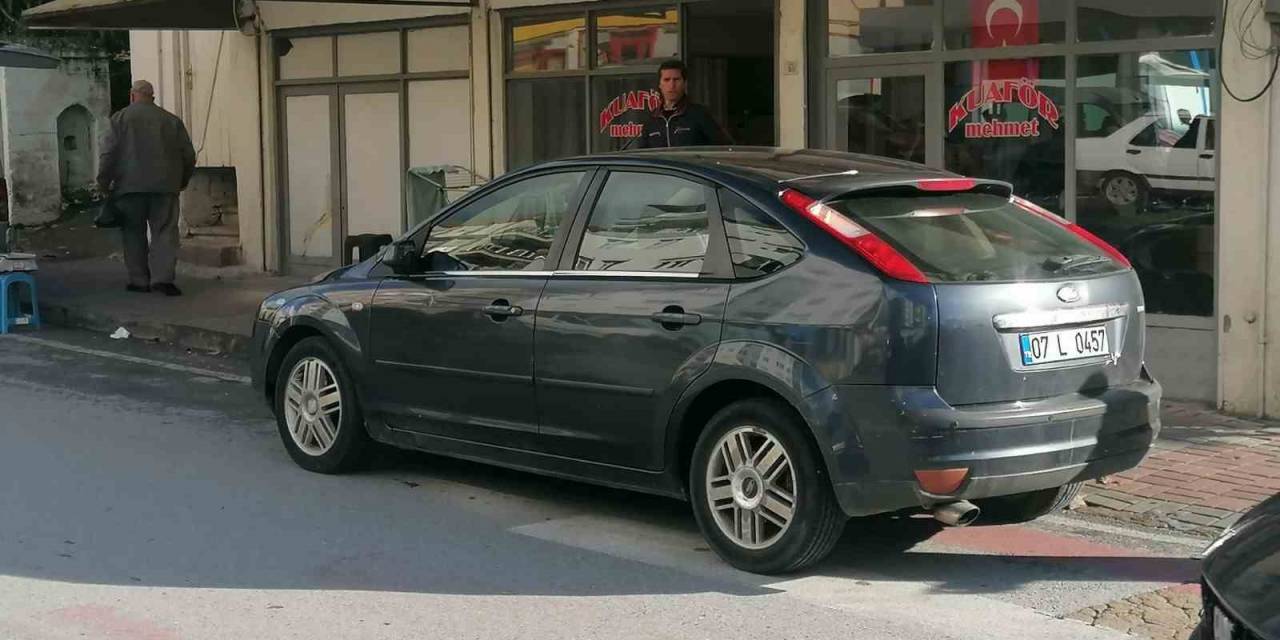 Elektrikli Scooter Otomobille Çarpıştı: 1 Yaralı