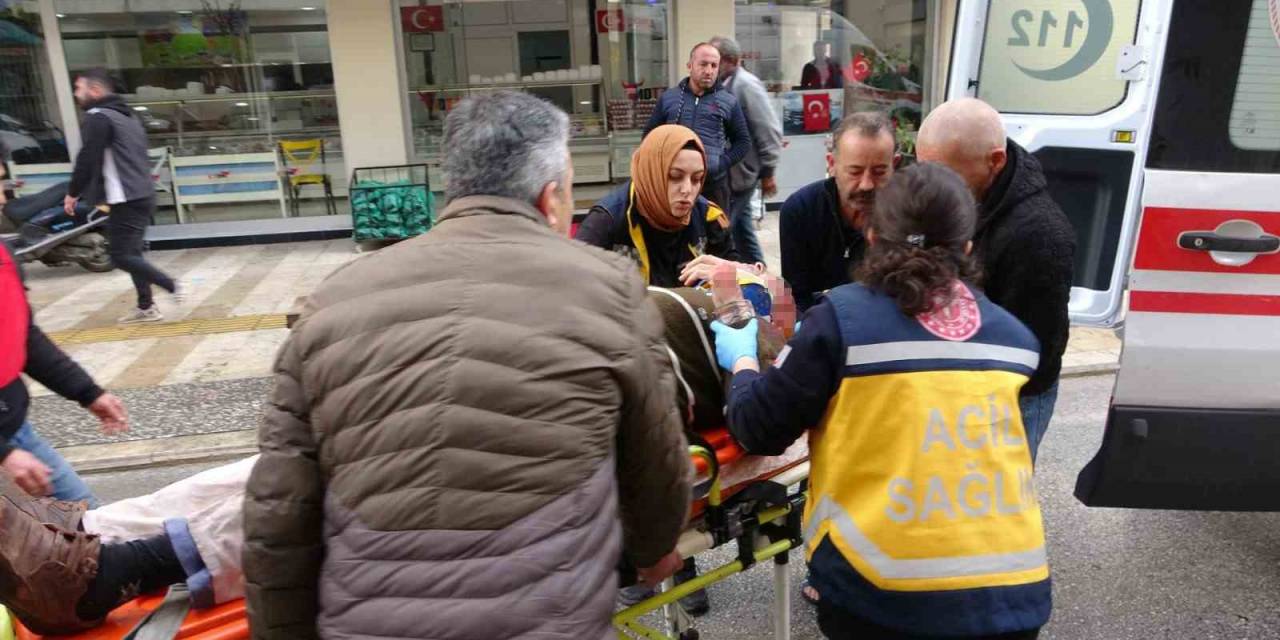 Kamyonetin Çarptığı 83 Yaşındaki Bisikletli Ağır Yaralandı