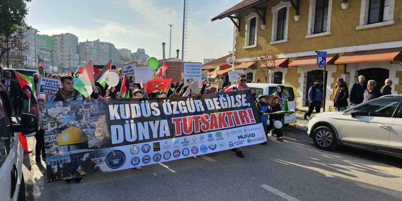 Bandırma’da Filistin’e Destek Yürüyüşü