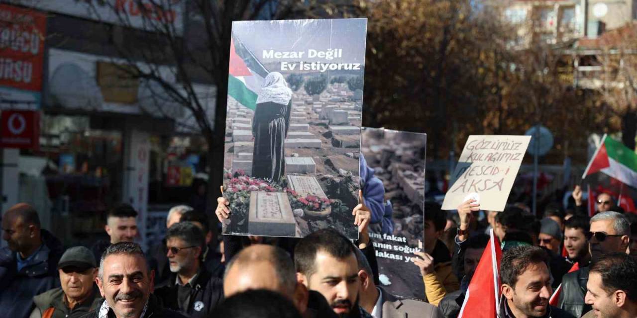 Kırşehir’de Filistin’e Destek Yürüyüşü Düzenlendi