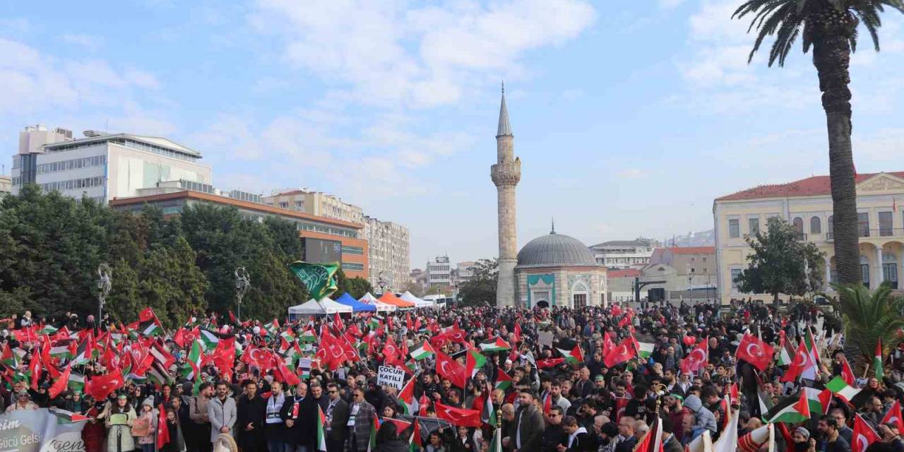 İzmirliler Filistin’e Destek İçin Yürüdü