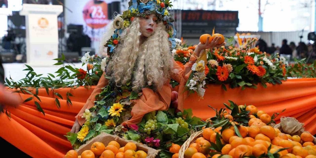 Seferihisar’da 23’üncü Mandalina Şenliği Düzenlendi